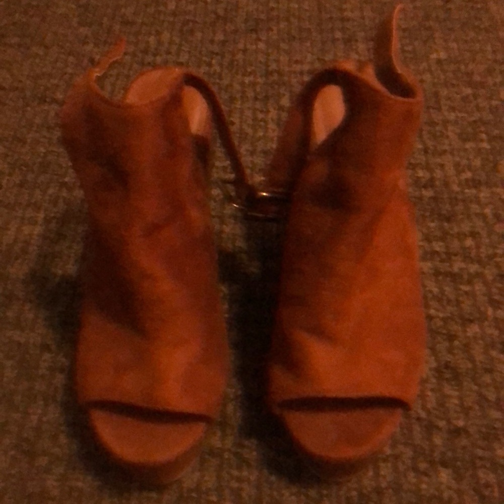 Charlotte Russe Brown size 6